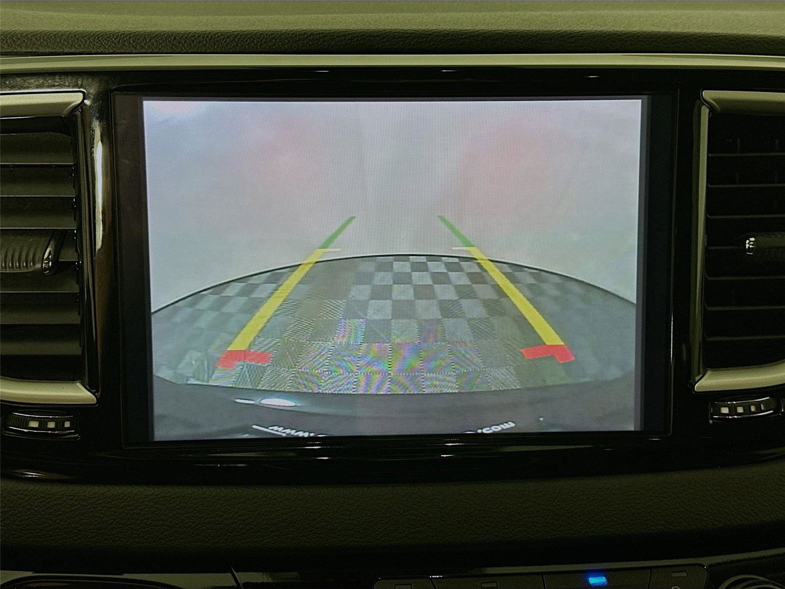 Used 2024 Chrysler Pacifica Touring-L FWD image 6