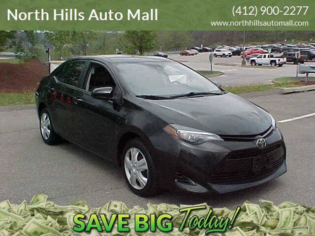 Used 2017 Toyota Corolla LE FWD image 1