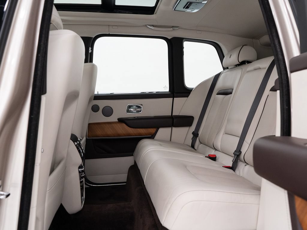 Certified 2019 Rolls-Royce Cullinan AWD/4WD image 24