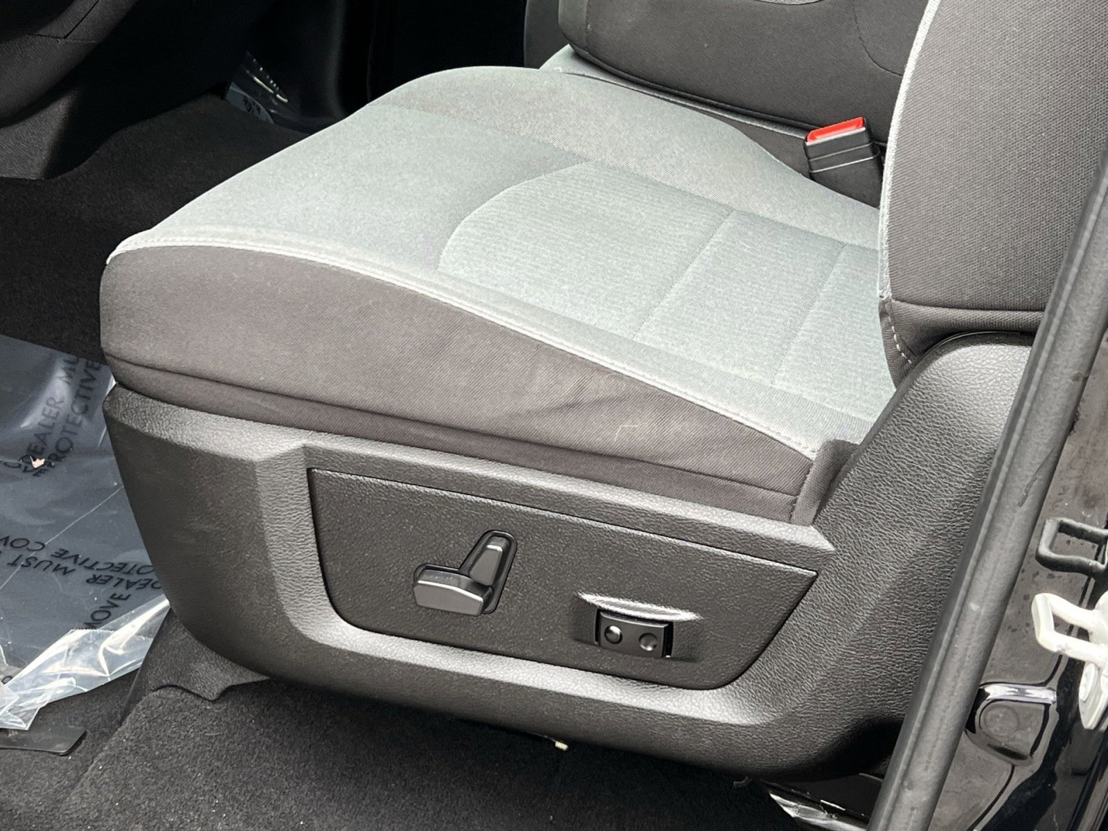 Used 2023 RAM 1500 Classic SLT image 12