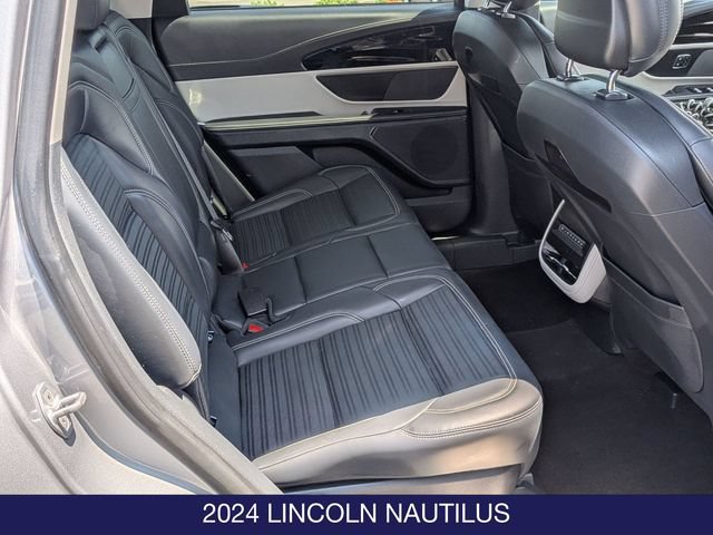 Used 2024 Lincoln Nautilus Reserve AWD/4WD image 26