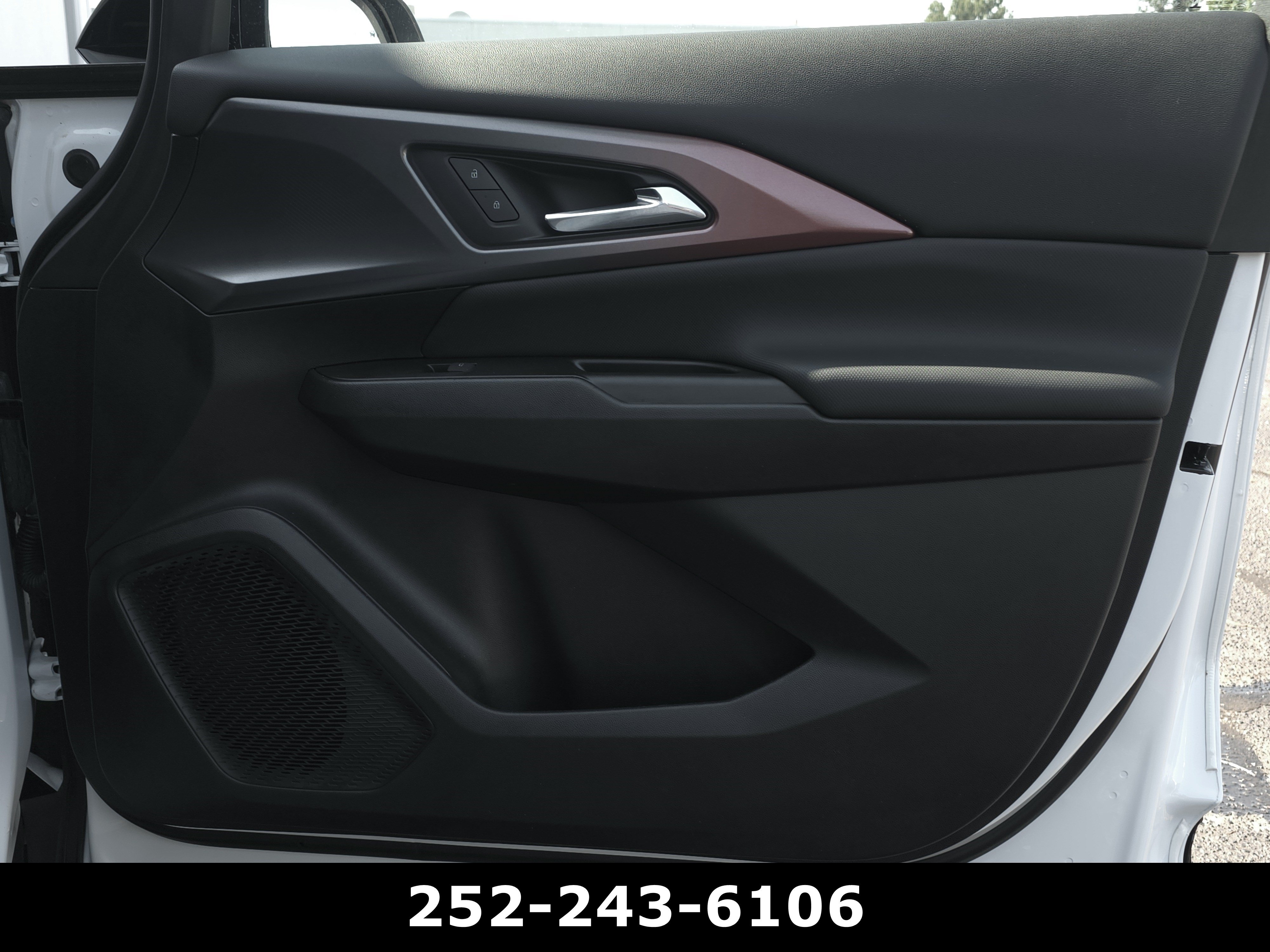 Used 2024 Chevrolet Equinox EV RS FWD image 49
