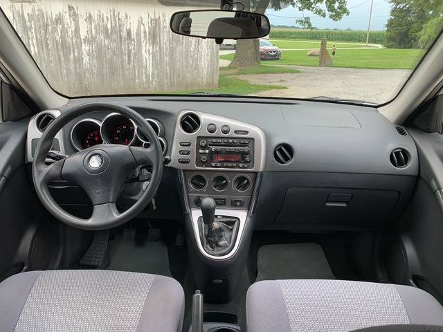 Used 2006 Pontiac Vibe w/ Sport Package FWD image 26