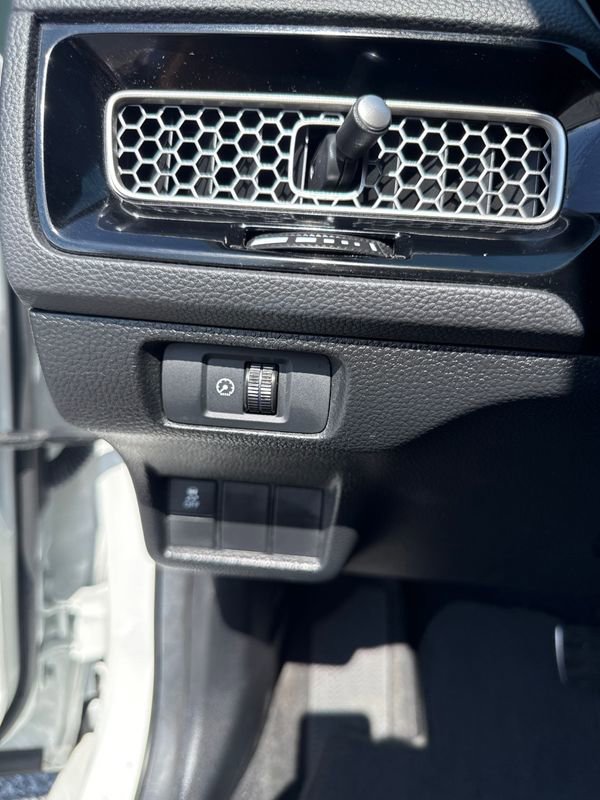 Used 2025 Honda Civic Sport image 17