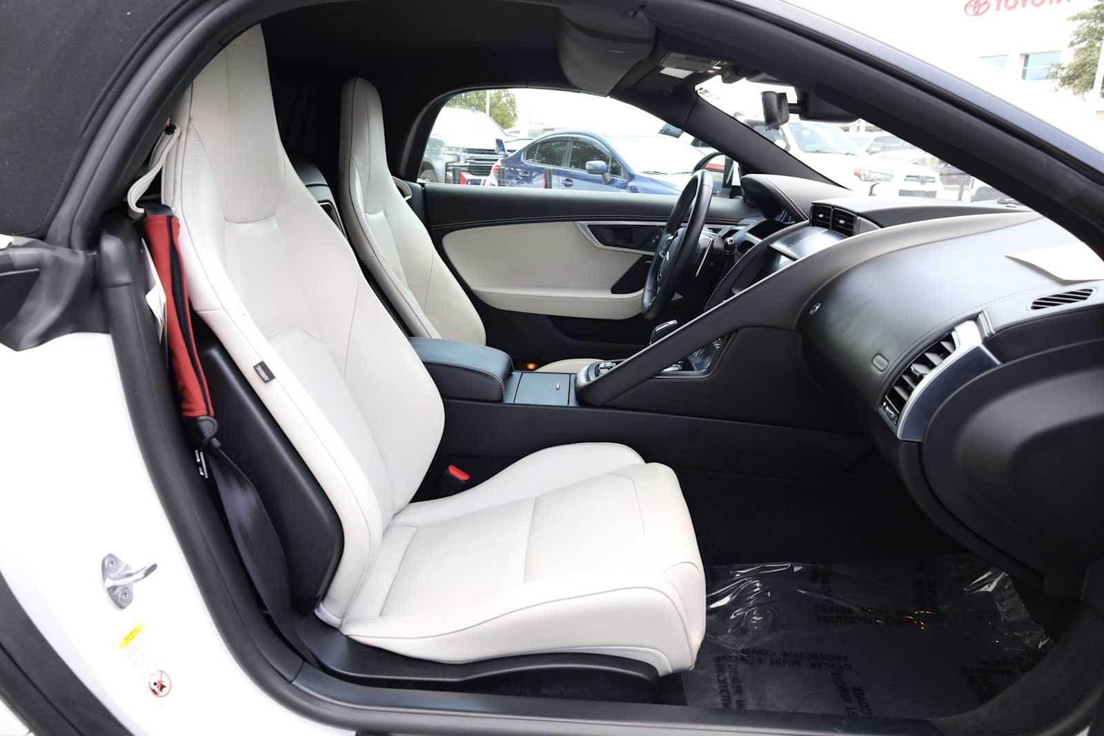 Used 2021 Jaguar F-TYPE Convertible RWD image 35