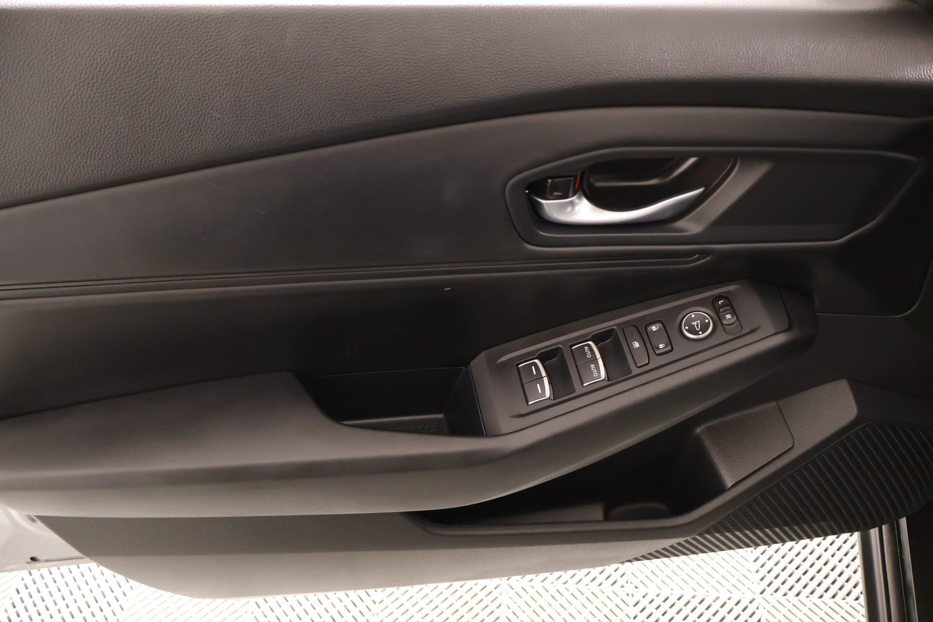 Used 2025 Honda Accord SE image 16