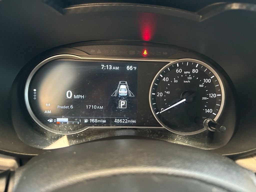 Used 2022 Nissan Versa SV FWD image 21