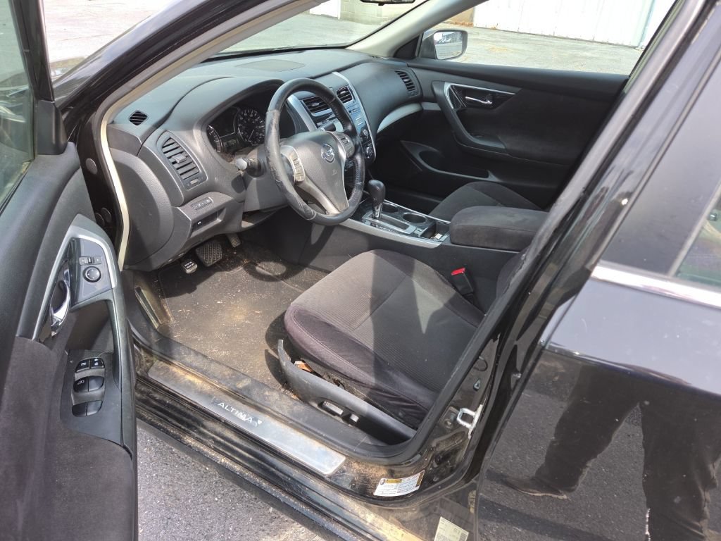 Used 2013 Nissan Altima 2.5 SV FWD image 9