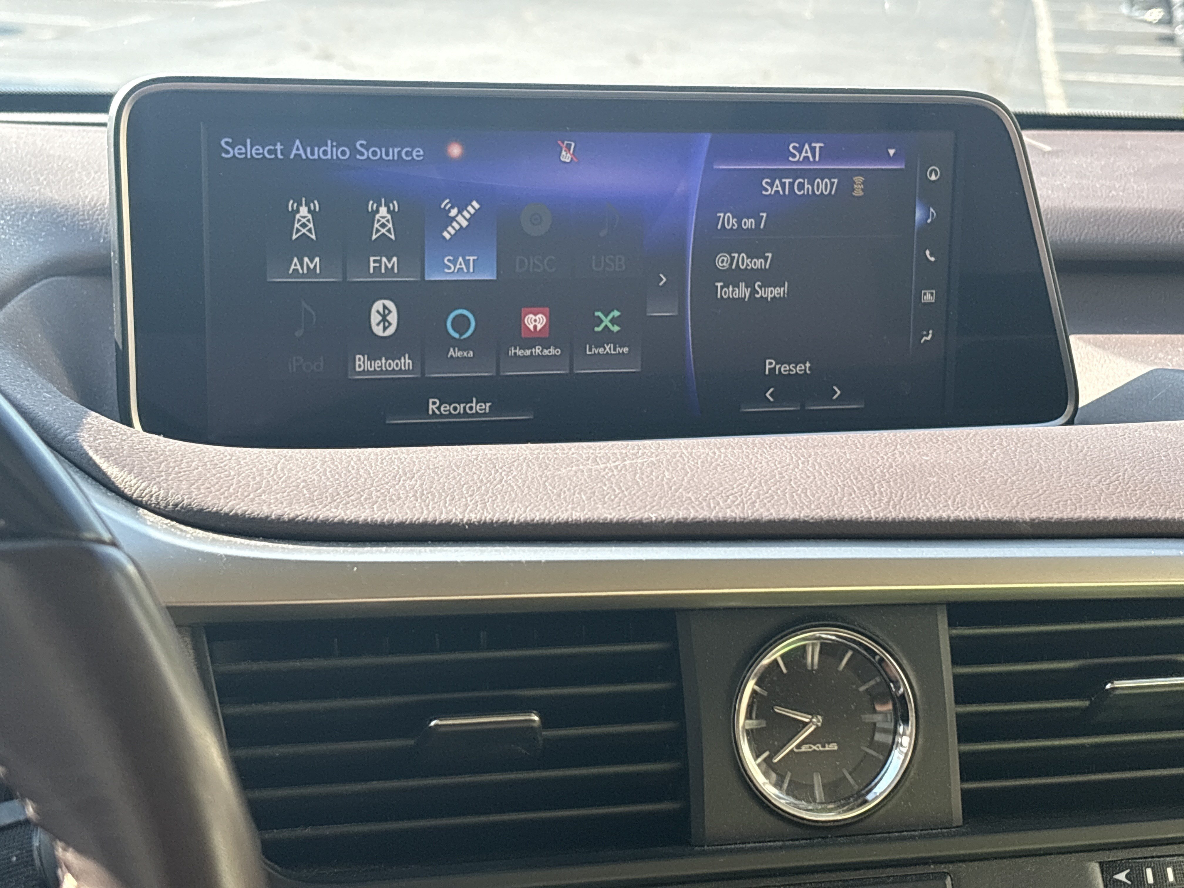 Used 2018 Lexus RX 450h AWD w/ Luxury Package image 23