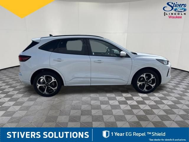 Certified 2023 Ford Escape ST-Line Select w/ Tech Pack #2 image 4