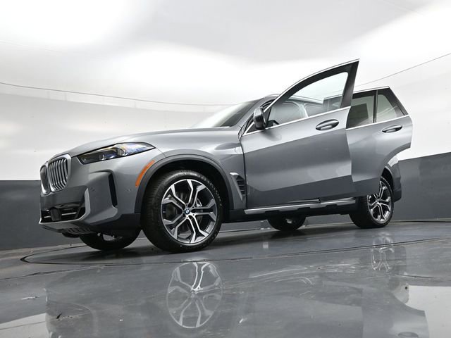 New 2026 BMW X5 xDrive40i w/ Climate Comfort Package image 42