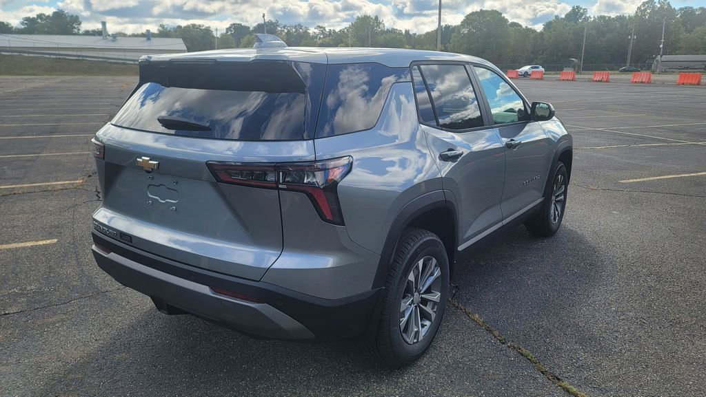 New 2026 Chevrolet Equinox LT AWD/4WD image 12
