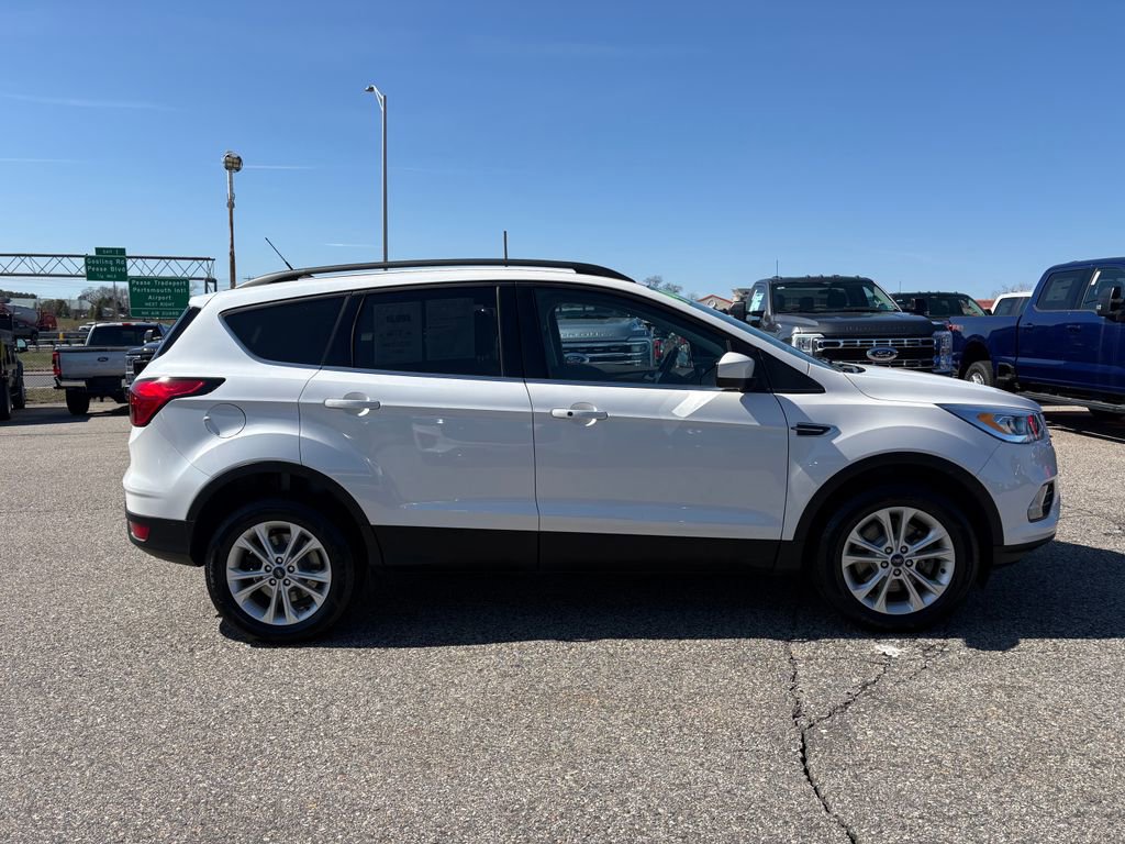 Used 2019 Ford Escape SEL image 2