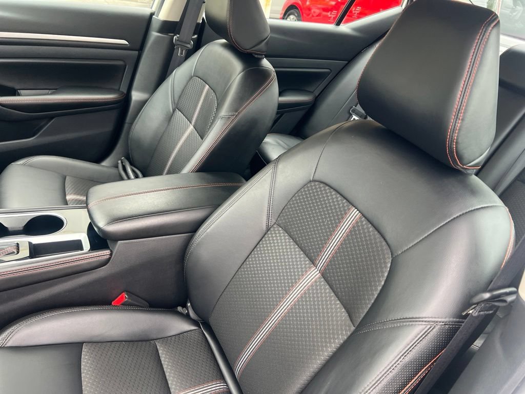 Used 2024 Nissan Altima 2.5 SR FWD image 5