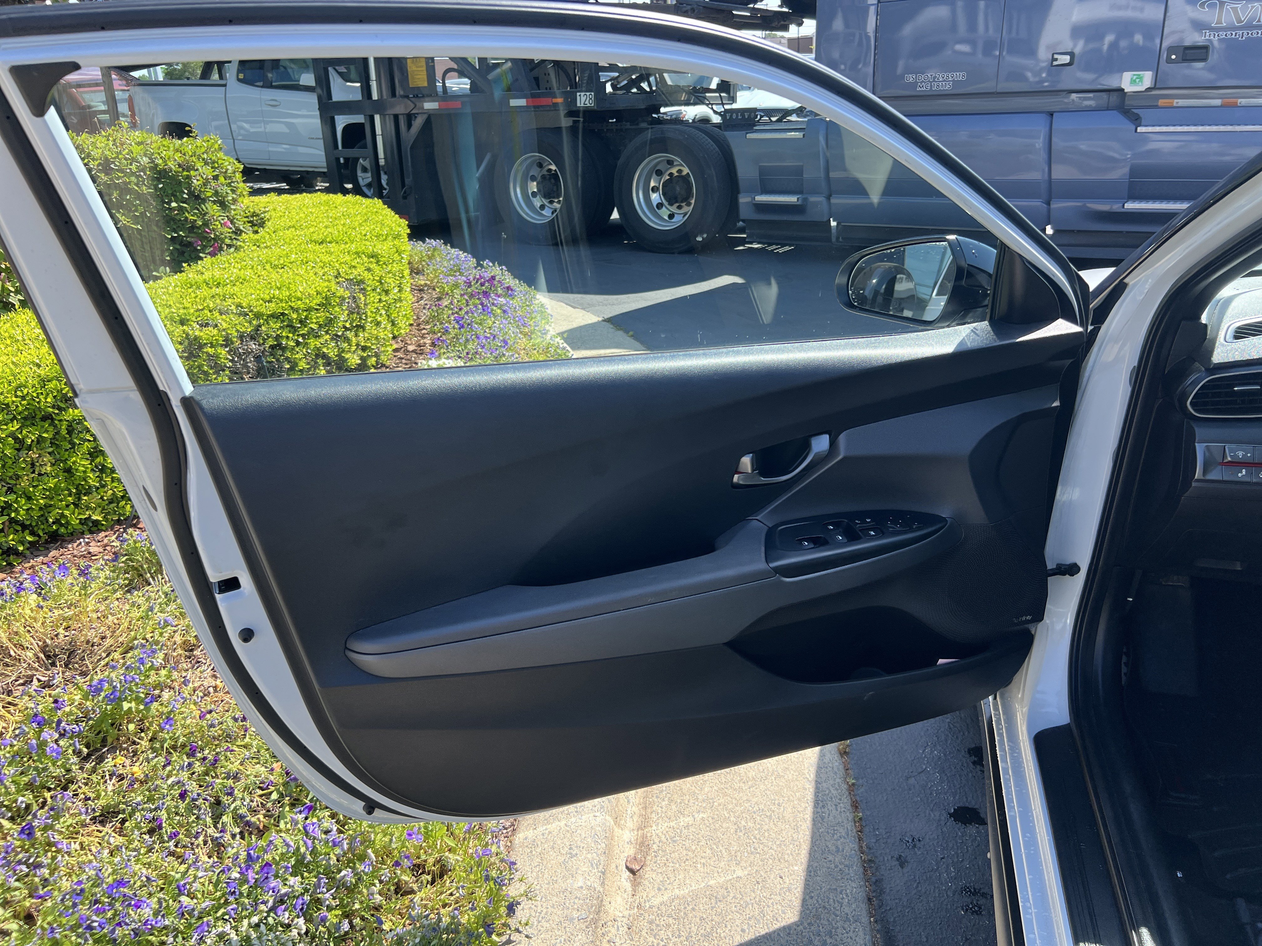 Used 2019 Hyundai Veloster Turbo Ultimate FWD image 14