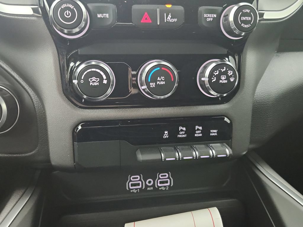 New 2026 RAM 1500 Express AWD/4WD image 9