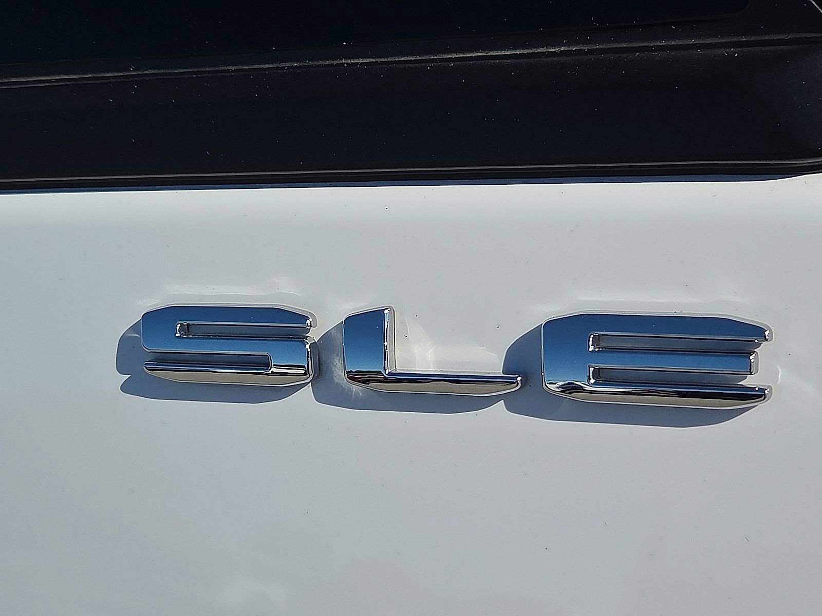 Used 2024 GMC Terrain SLE FWD image 9
