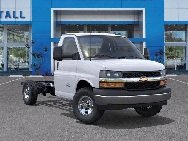 New 2026 Chevrolet Express 3500 w/ Power Convenience Package RWD image 7
