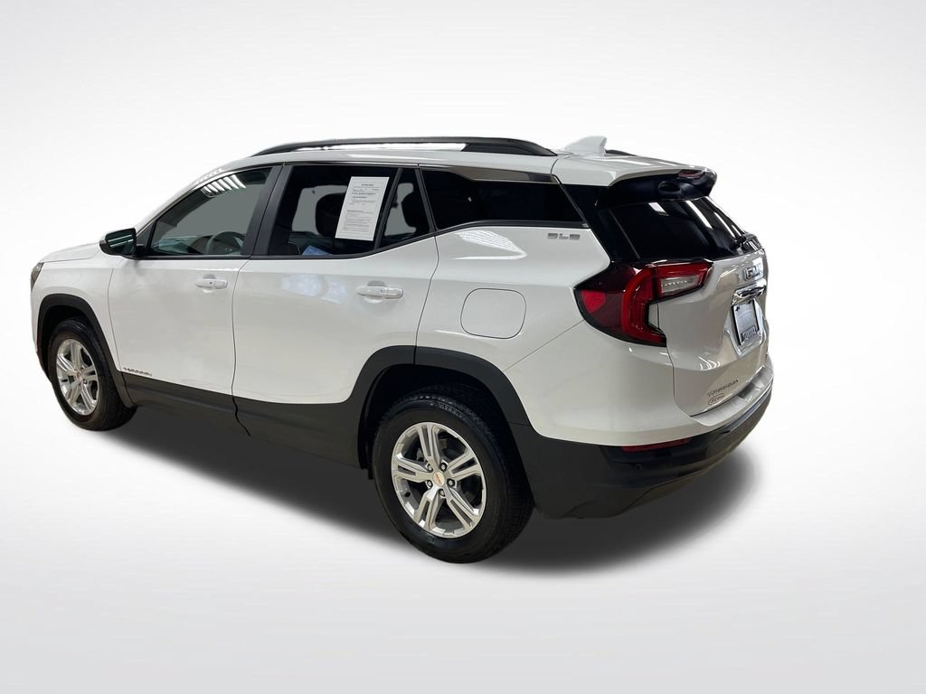 Used 2024 GMC Terrain SLE w/ Driver Convenience Package AWD/4WD image 3
