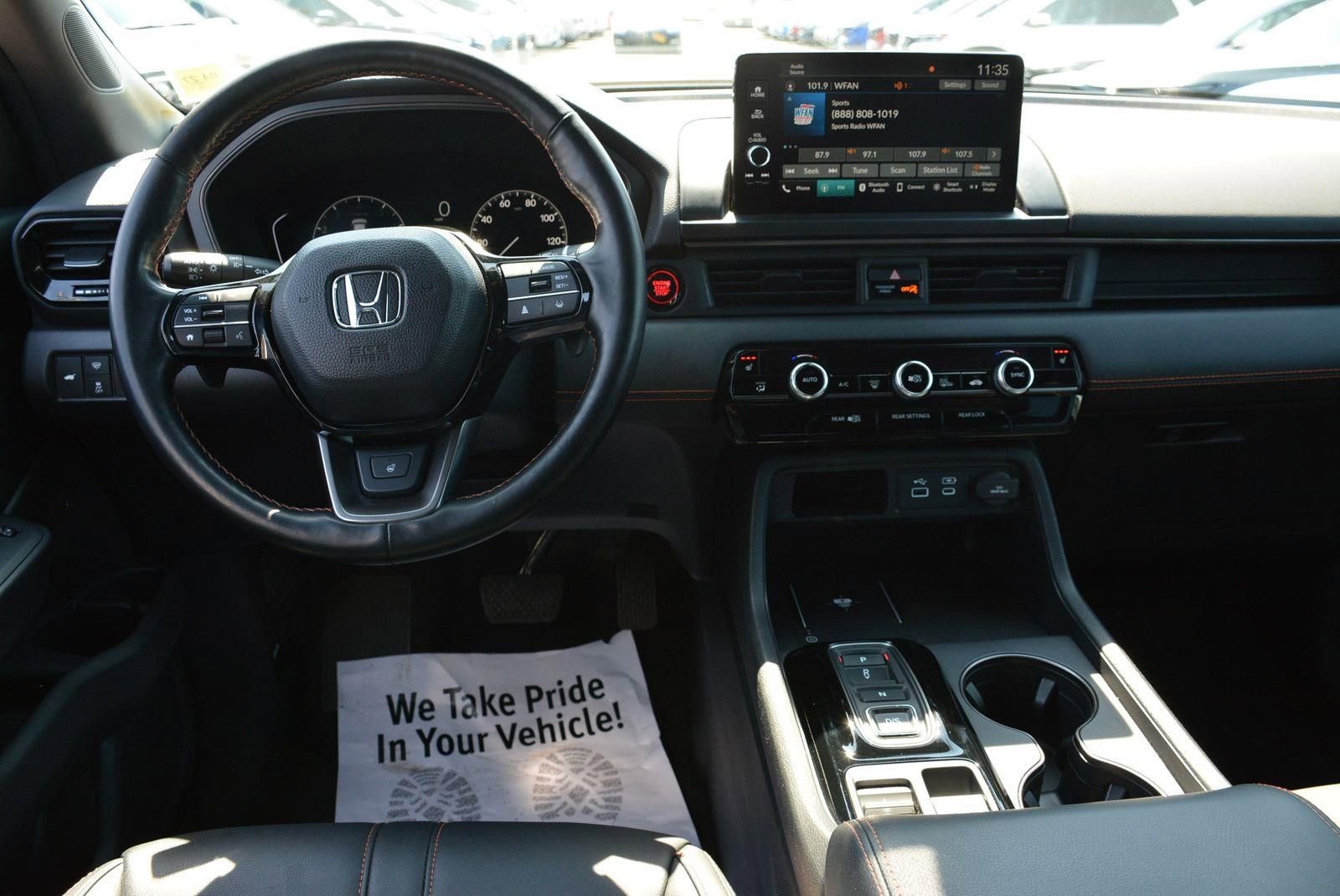 Used 2025 Honda Pilot TrailSport image 15