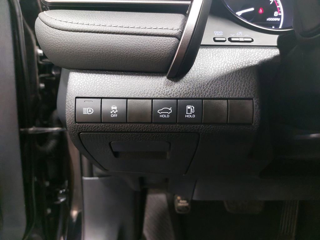Used 2022 Toyota Camry SE image 25
