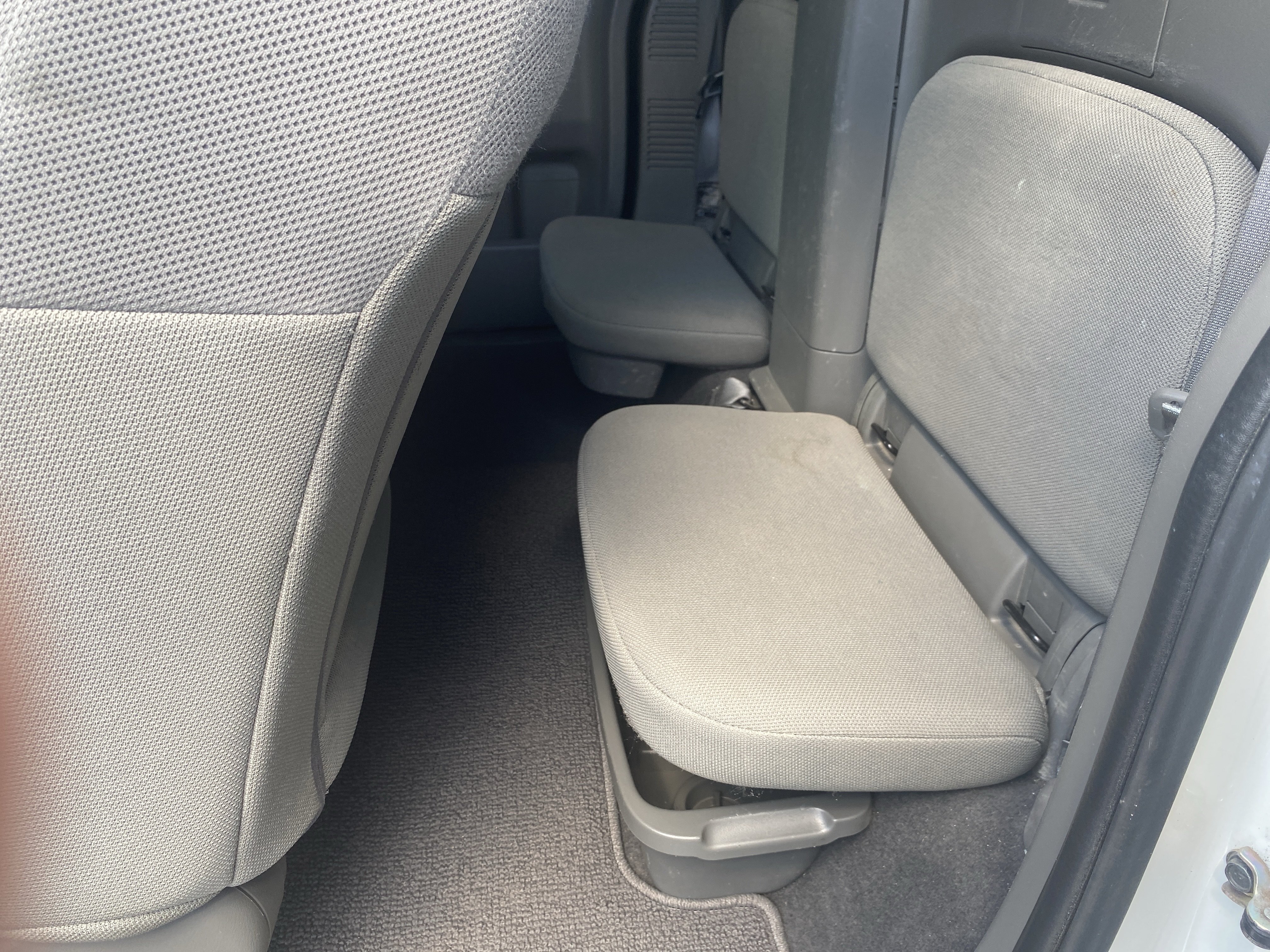 Used 2020 Nissan Frontier S RWD image 13
