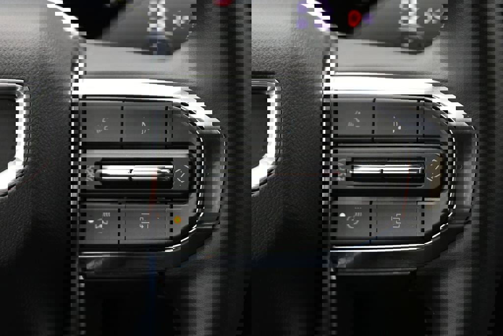 Used 2025 GMC Terrain Elevation image 20