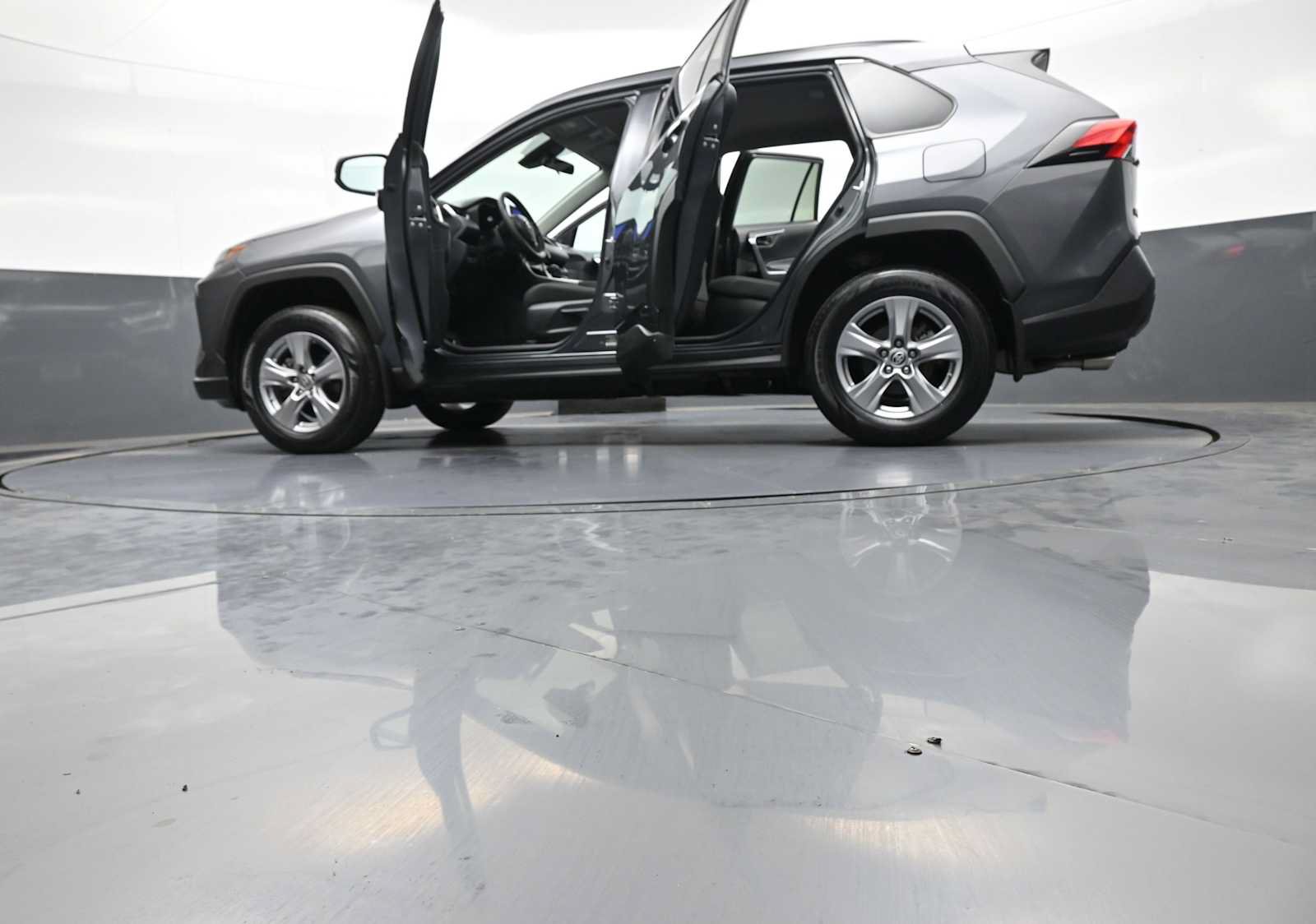 Used 2023 Toyota RAV4 LE AWD/4WD image 49