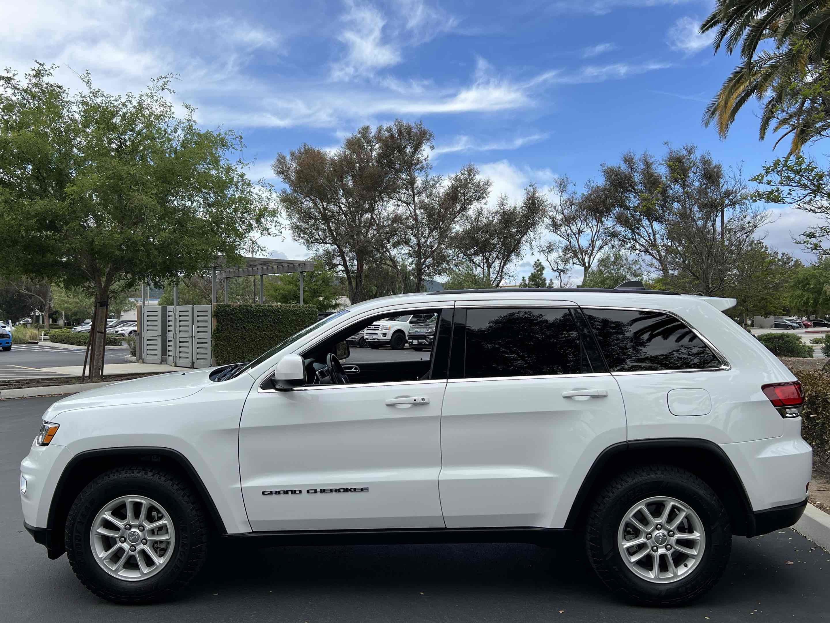 Used 2020 Jeep Grand Cherokee Laredo image 80