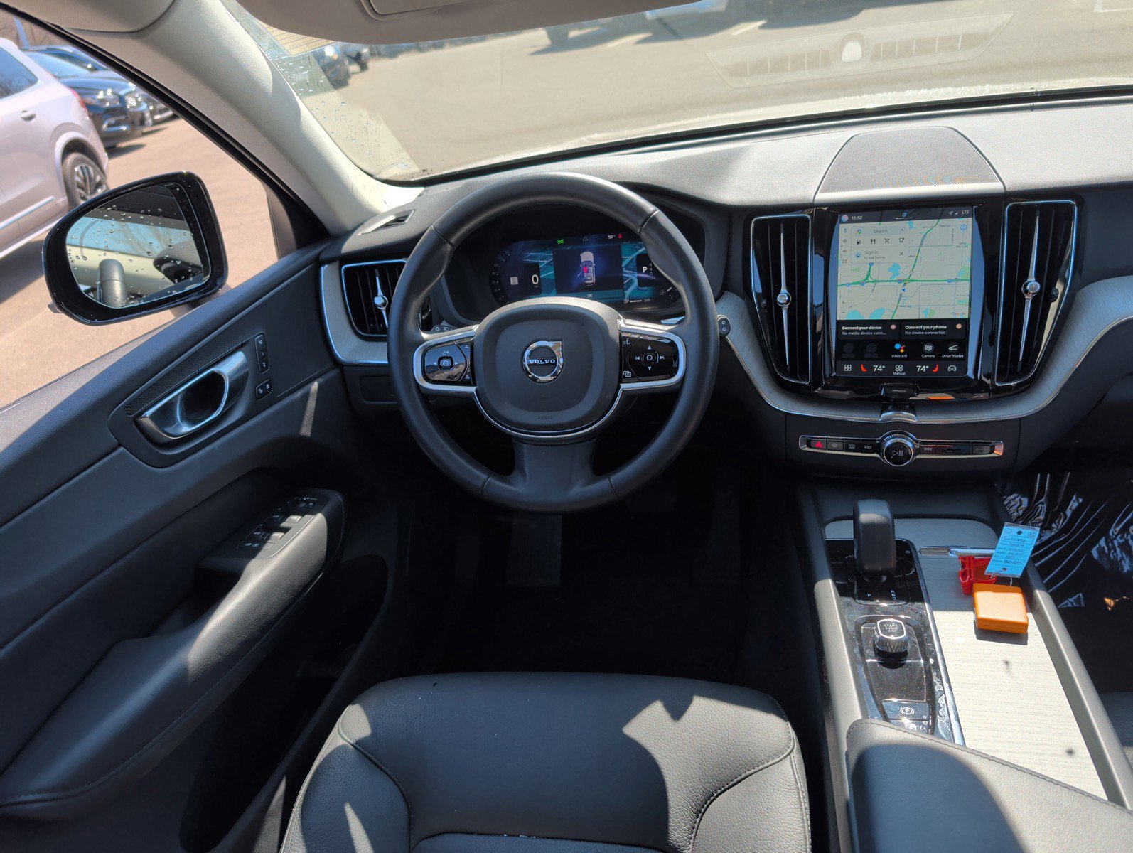 Certified 2025 Volvo XC60 B5 Plus image 12