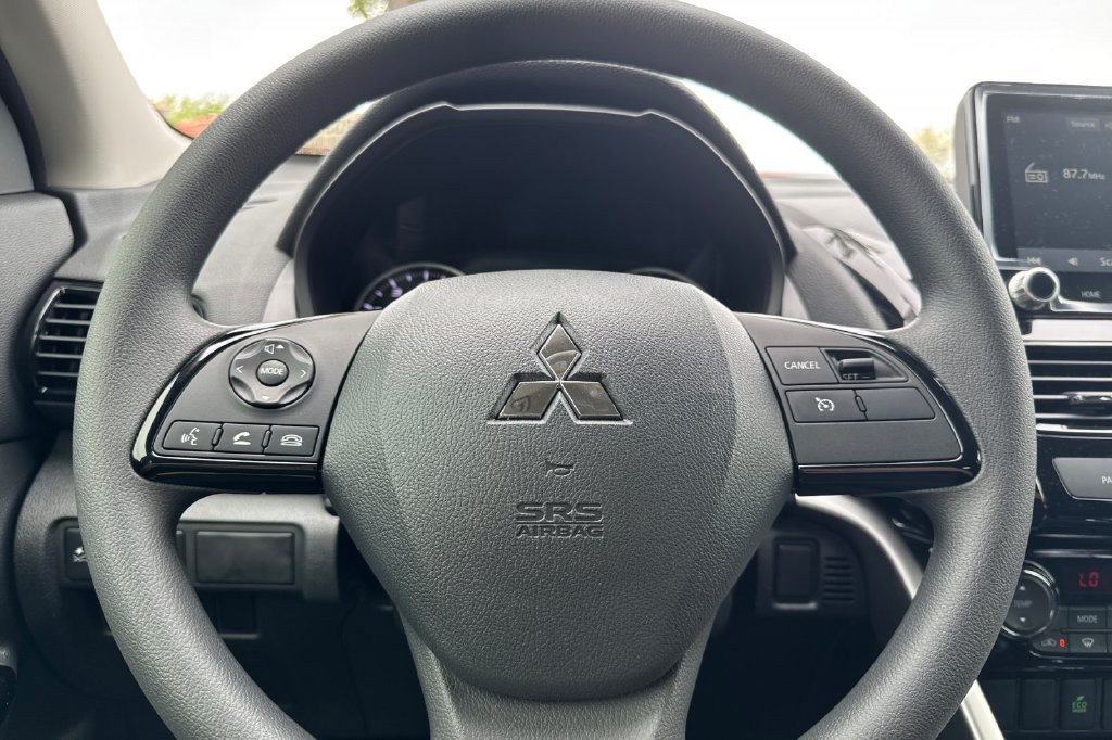 New 2026 Mitsubishi Eclipse Cross LE AWD/4WD image 25
