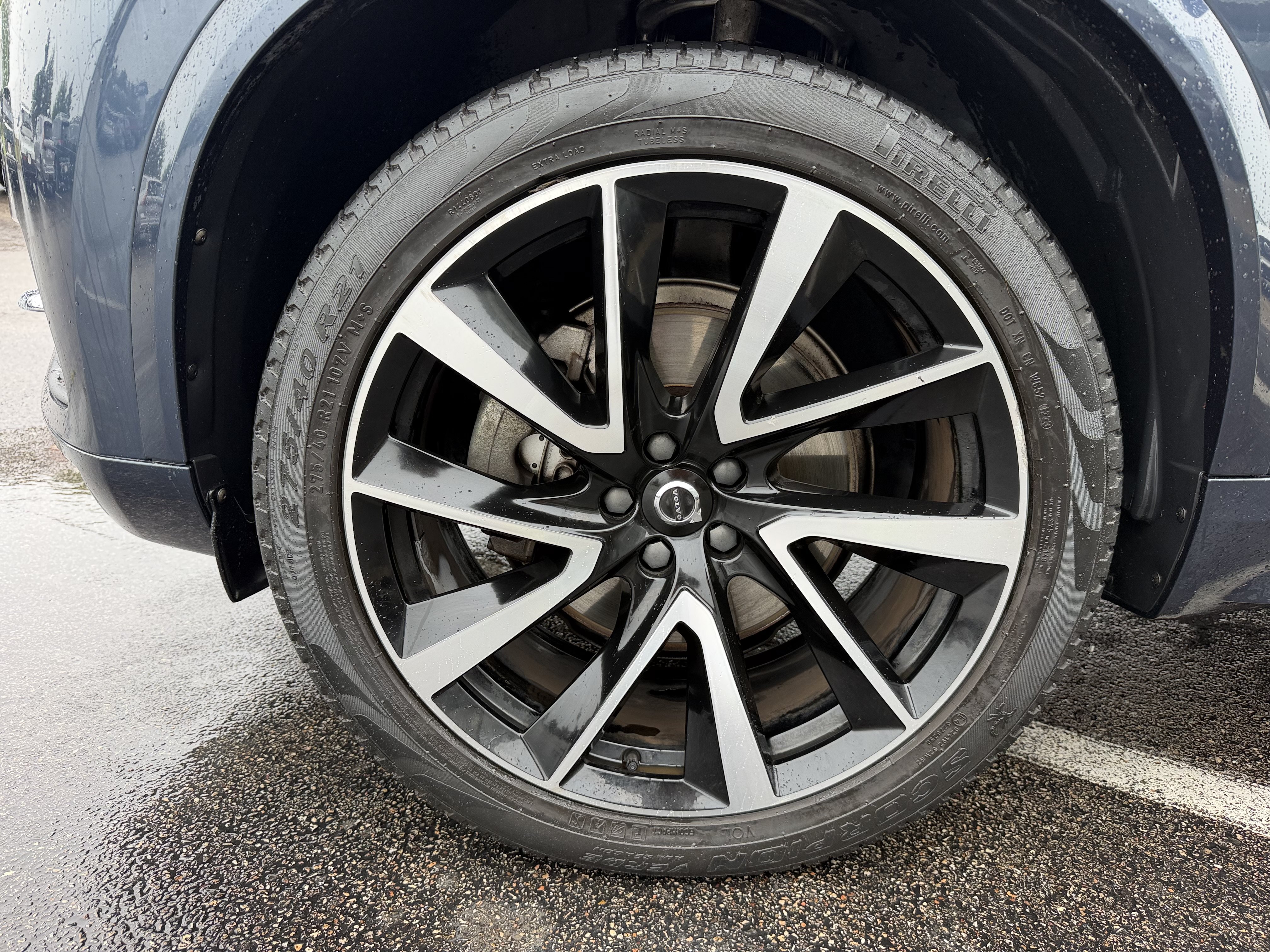 Used 2019 Volvo XC90 T6 Momentum w/ Protection Package AWD/4WD image 12