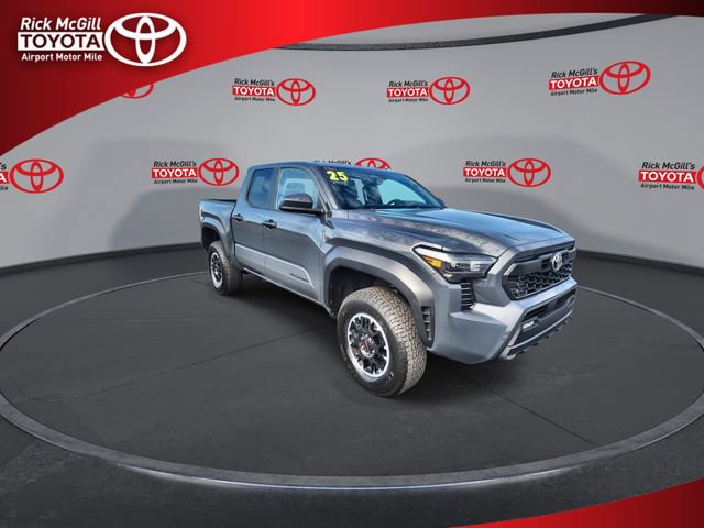 Certified 2025 Toyota Tacoma TRD Off-Road image 2