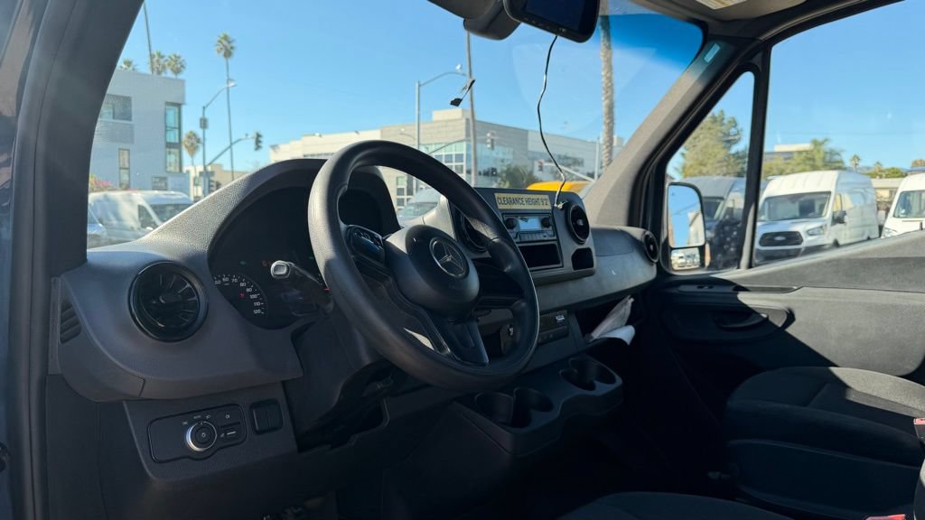 Used 2019 Mercedes-Benz Sprinter 144 image 10