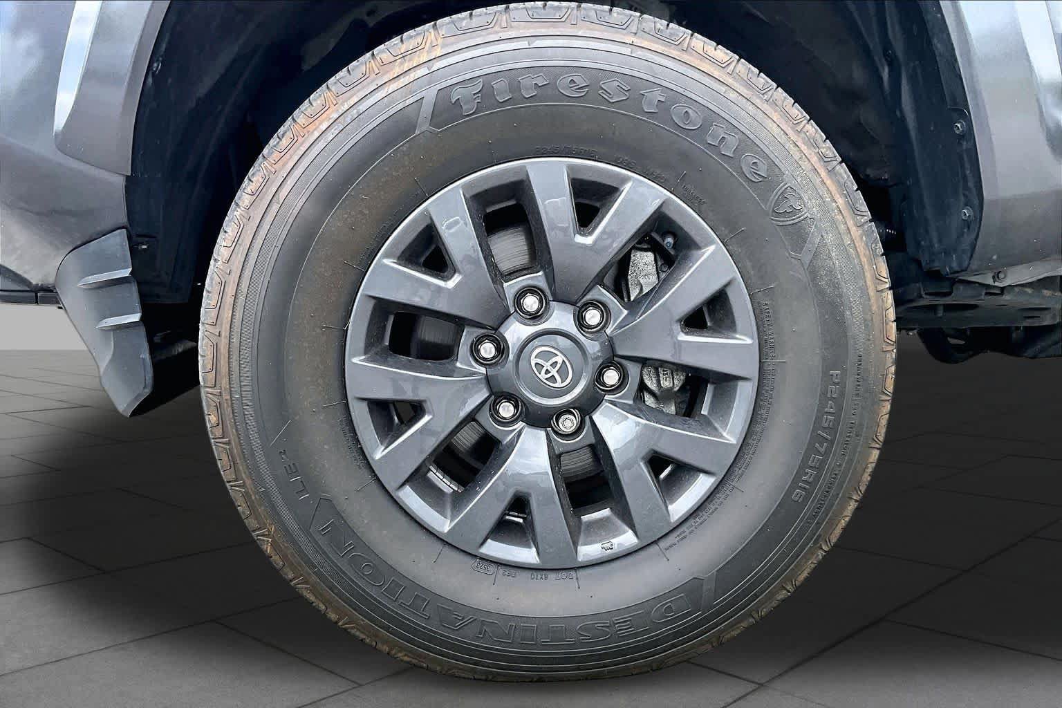 Used 2023 Toyota Tacoma SR5 AWD/4WD image 21
