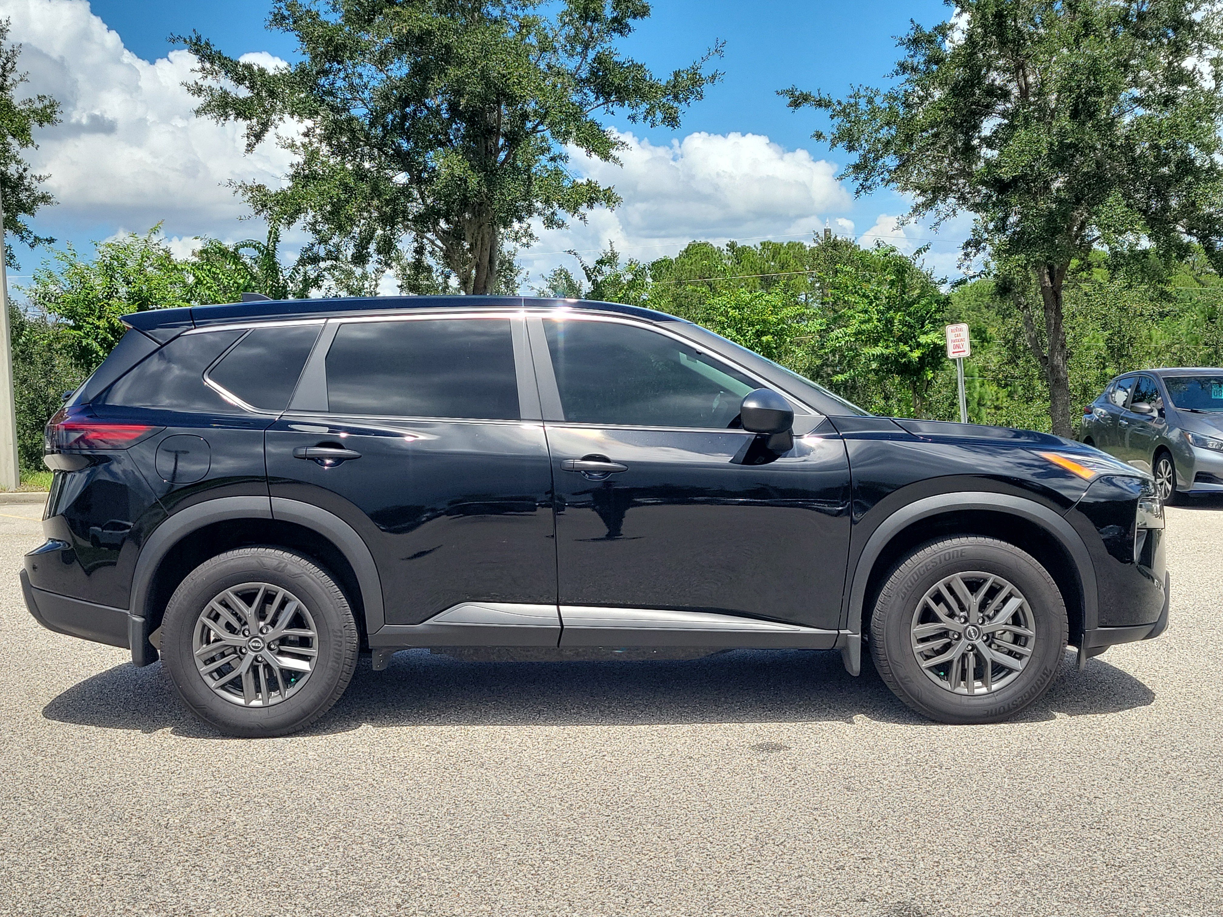Certified 2025 Nissan Rogue S FWD image 4