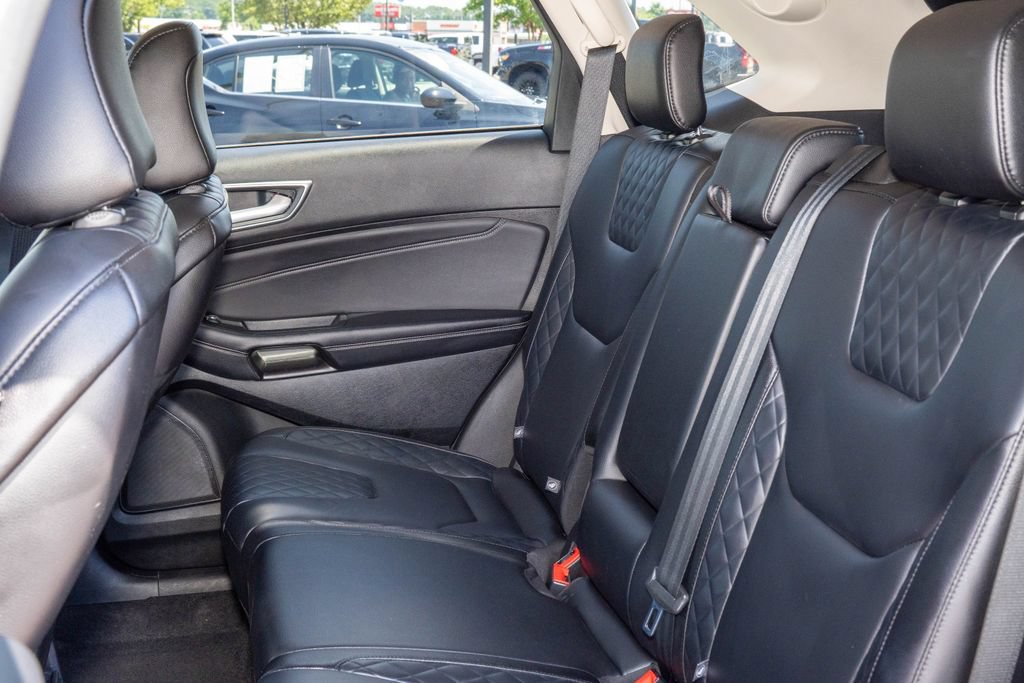 Used 2024 Ford Edge Titanium AWD/4WD image 16