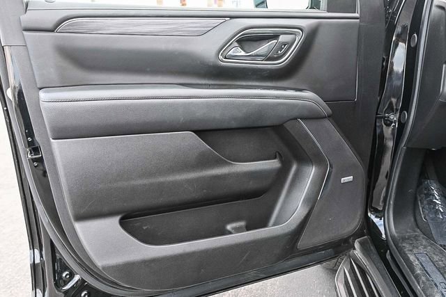 Used 2024 GMC Yukon SLT w/ SLT Luxury Package image 21