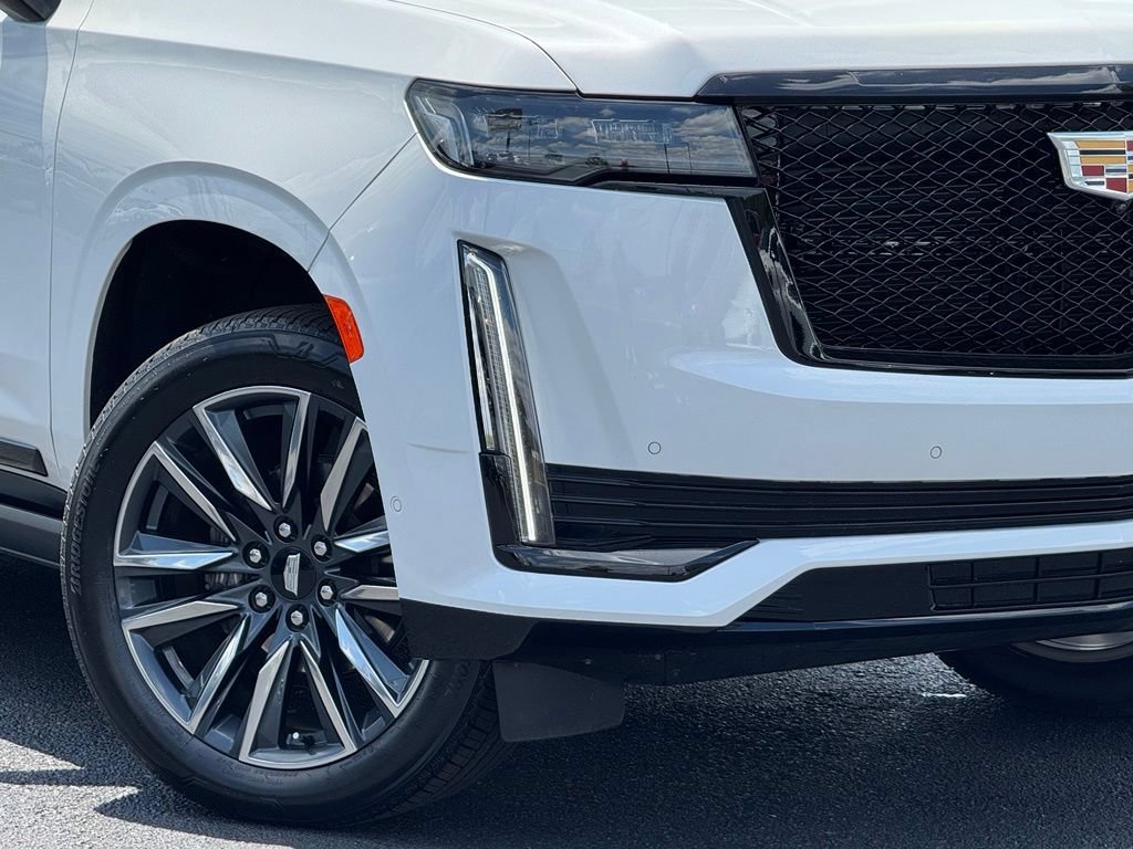 Used 2022 Cadillac Escalade ESV Sport w/ Touring Package AWD/4WD image 11