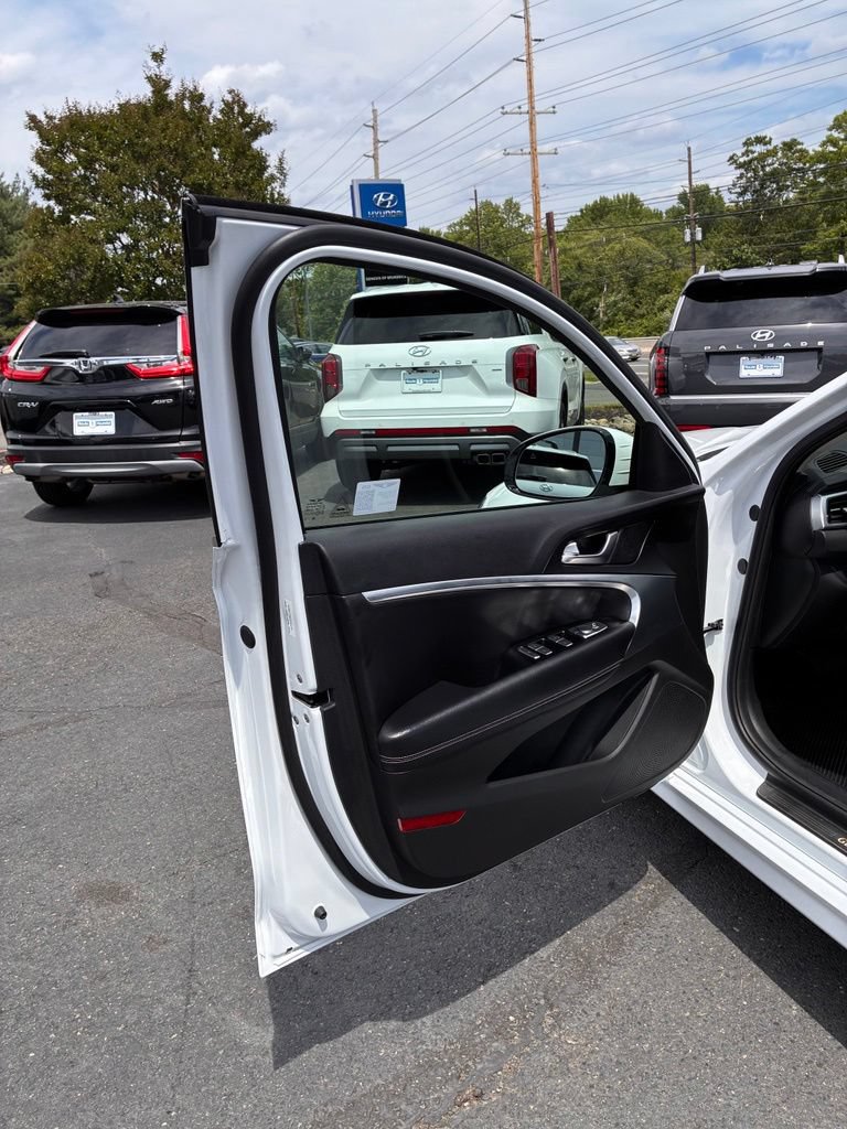 Used 2025 Genesis G70 2.5T AWD/4WD image 43