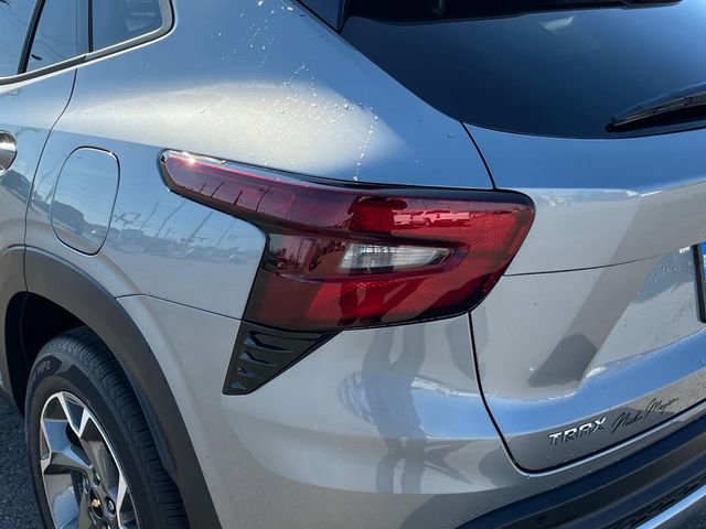 New 2026 Chevrolet Trax LT w/ Driver Confidence Package image 12