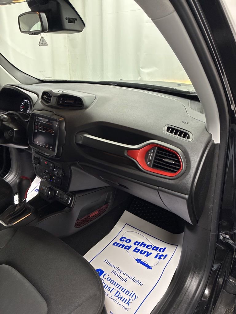 Used 2023 Jeep Renegade Trailhawk w/ Trailer Tow Group image 27