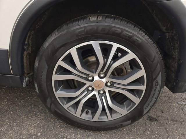 Used 2018 Mitsubishi Outlander LE image 12