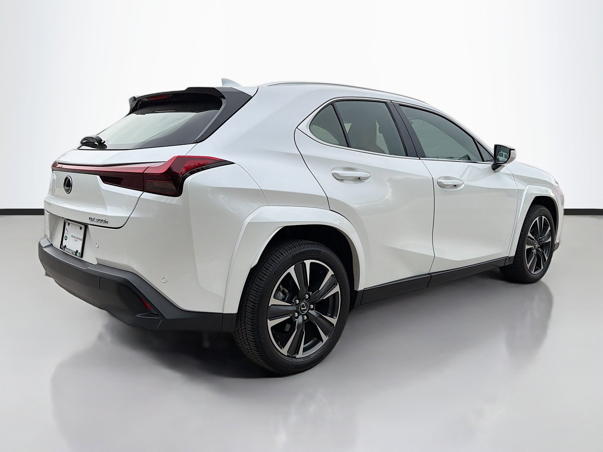 Used 2025 Lexus UX 300h FWD image 5