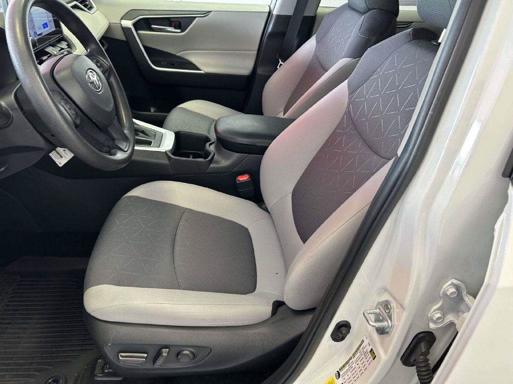 Certified 2024 Toyota RAV4 XLE FWD image 15