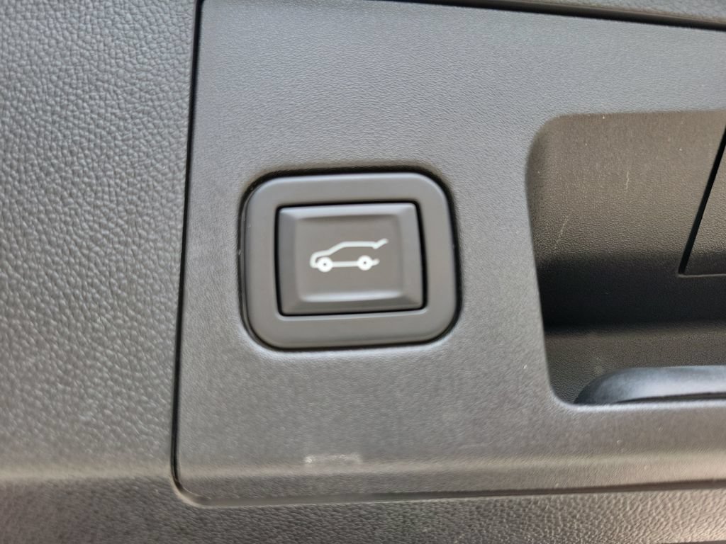 Used 2021 Cadillac XT4 Premium Luxury FWD image 7
