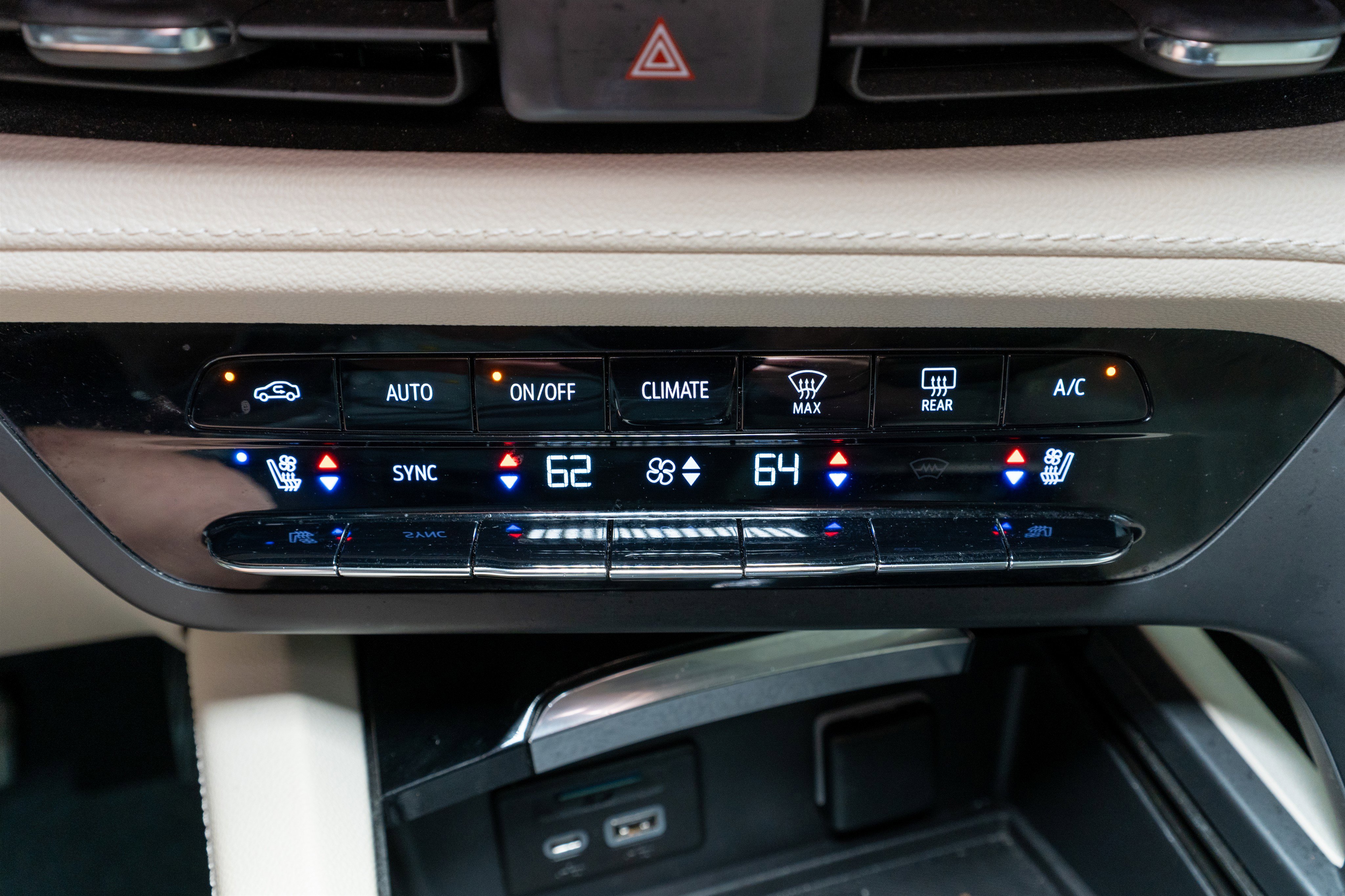 Used 2022 Buick Envision Avenir w/ Technology Package II image 23