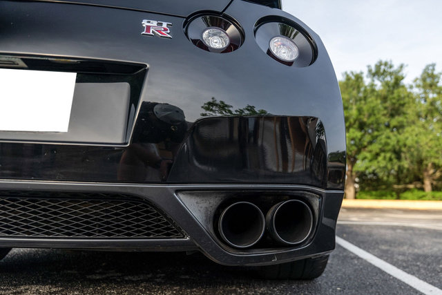 Used 2010 Nissan GT-R Premium AWD/4WD image 98