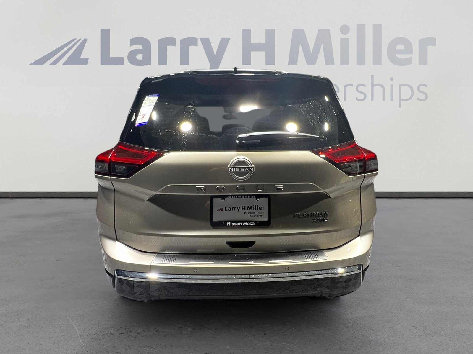 New 2026 Nissan Rogue Platinum image 4