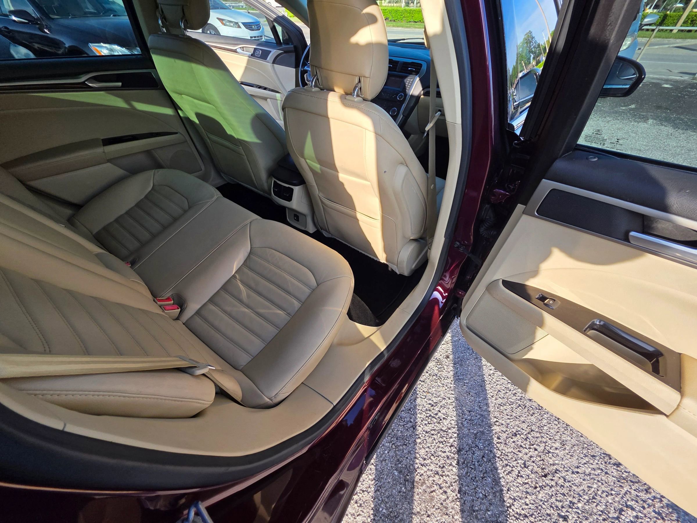 Used 2013 Ford Fusion SE FWD image 18